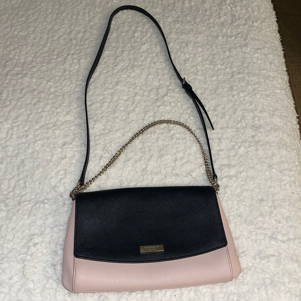 Kate Spade New York Greer Laurel Way Crossbody Purse
(Warm Vellum/Black)